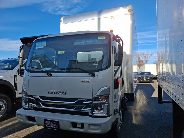 2024 Isuzu NRR 20 FT Box w/ ICC Bumper