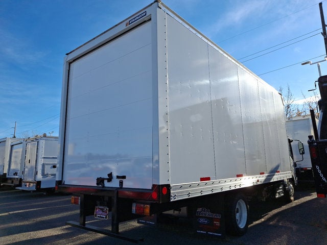2024 Isuzu NRR 20 FT Box w/ ICC Bumper