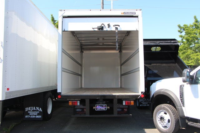 2024 Isuzu NRR 20 FT Box w/ ICC Bumper