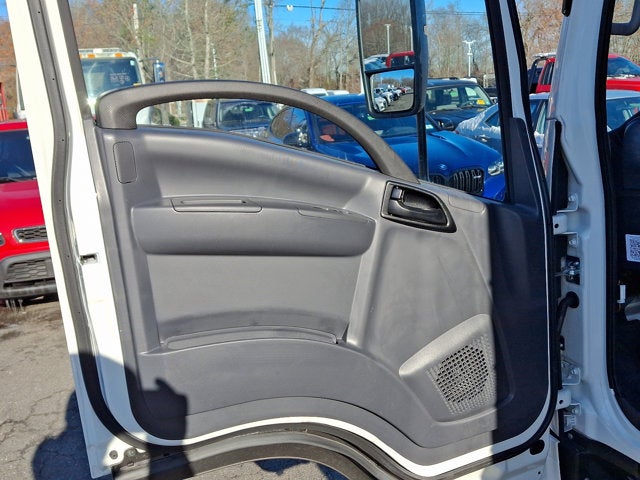 2024 Isuzu NRR 16 FT Box w/ ICC Bumper