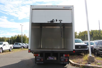 2024 Isuzu NRR 16 FT Box w/ ICC Bumper