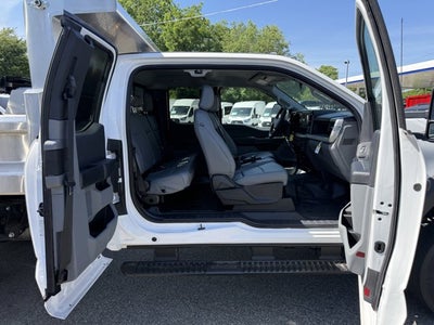 2024 Ford Super Duty F-550 DRW XL