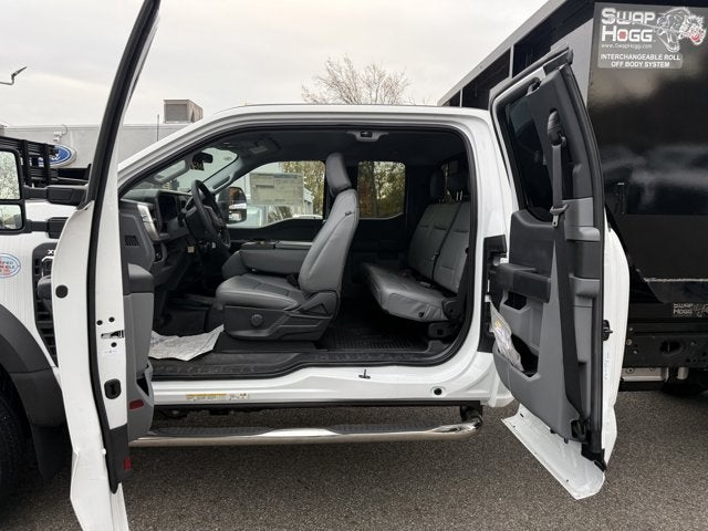 2024 Ford Super Duty F-550 DRW XL