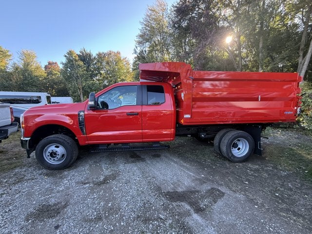 2025 Ford Chassis Cab F-350® XL
