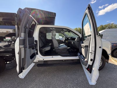 2025 Ford Chassis Cab F-350® XL