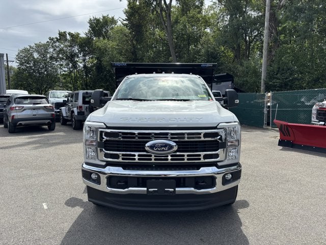 2025 Ford Chassis Cab F-350® XL