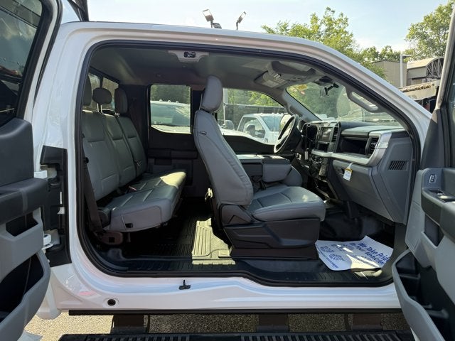 2026 Ford Chassis Cab F-350® XL