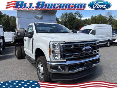 2025 Ford Super Duty F-350 DRW Base