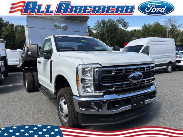 2025 Ford Super Duty F-350 DRW Base