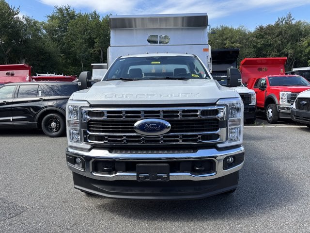 2025 Ford Super Duty F-350 DRW Base