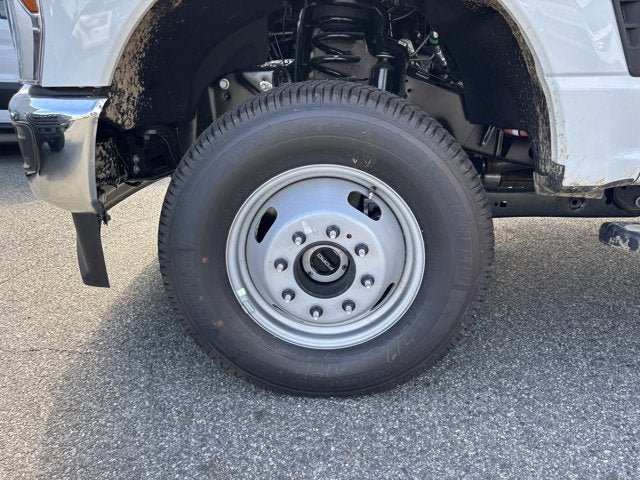 2025 Ford Super Duty F-350 DRW Base