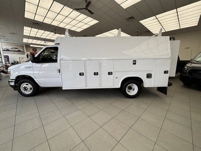 2025 Ford Econoline Cutaway E-350 SRW