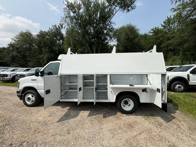 2025 Ford Econoline Cutaway E-350 SRW