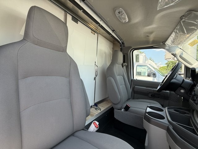 2027 Ford E-Series Cutaway E-450 DRW