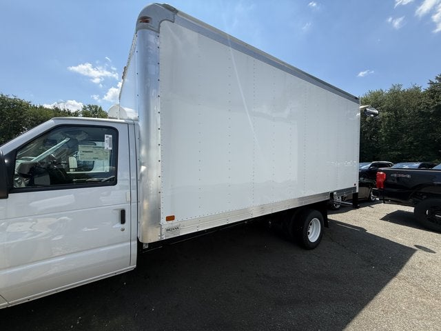 2027 Ford E-Series Cutaway E-450 DRW