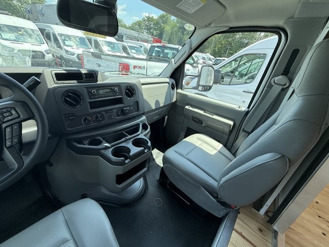 2027 Ford Econoline Cutaway E-450 DRW