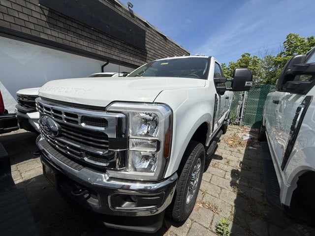 2026 Ford Super Duty F-350® XLT